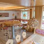 Atelier Garni Astei 招待所 4*