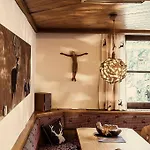 招待所 Atelier Garni Astei 格罗萨尔