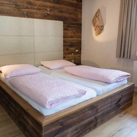 Guest house Atelier Garni Astei 3*