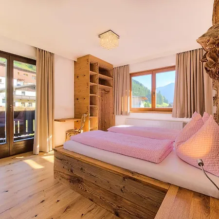 Casa de hóspedes Atelier Garni Astei 4*