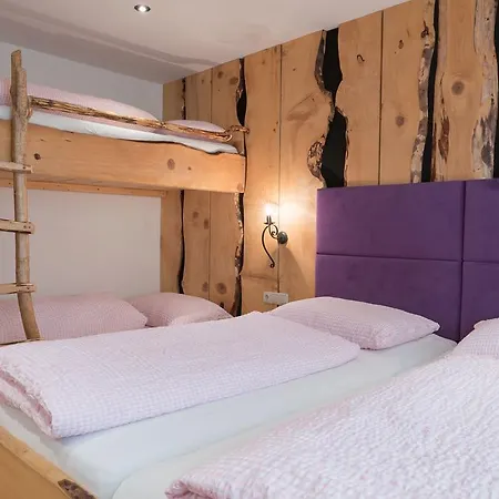 Guest house Atelier Garni Astei 3*